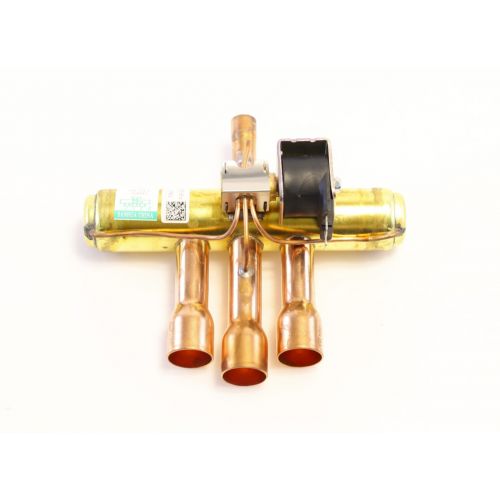 Luxaire Reversing Valve w/ Coil - Conventional Parts